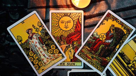 Tarot: significado de las 78 cartas (arcanos mayores y。